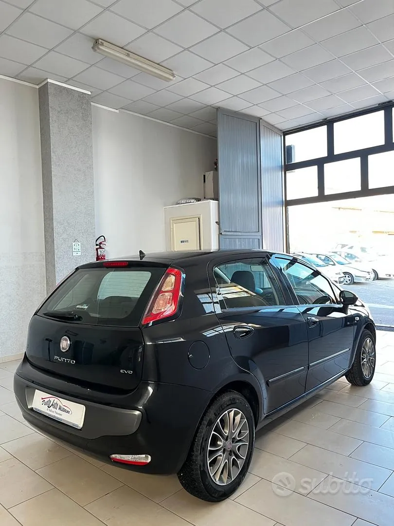 Fiat Punto Evo 2011 photo 4