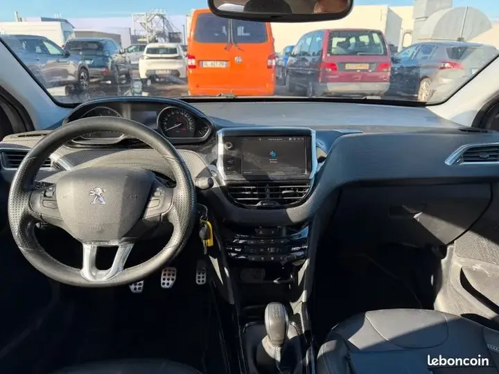 Peugeot 2008 2017 photo 4