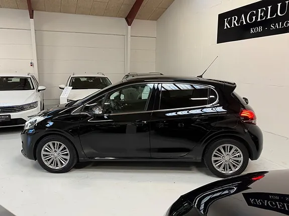 Peugeot 208 2018 photo 2
