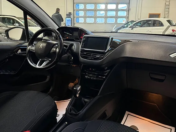 Peugeot 208 2018 photo 5