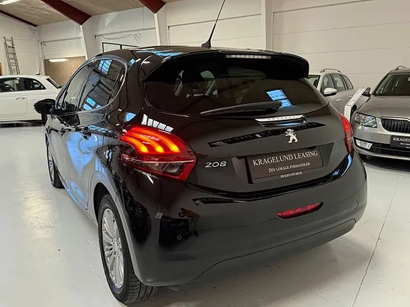 Peugeot 208 2018 photo 3