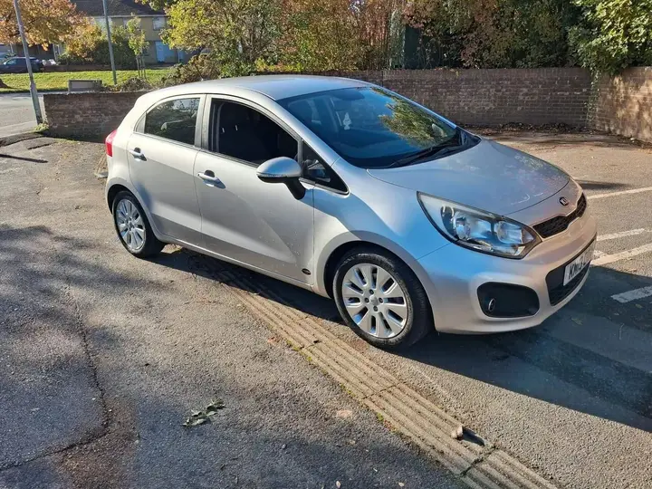 Kia Rio 2013 photo 2