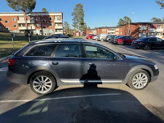Audi A6 Allroad 2010 photo 3