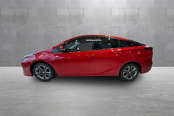 Toyota Prius 2021 photo 2