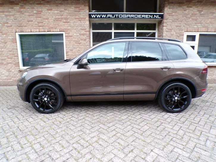 Volkswagen Touareg 2010 photo 2