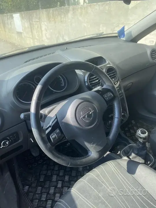 Opel Corsa 2011 photo 3