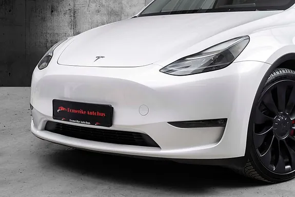 Tesla Model Y 2022 photo 2