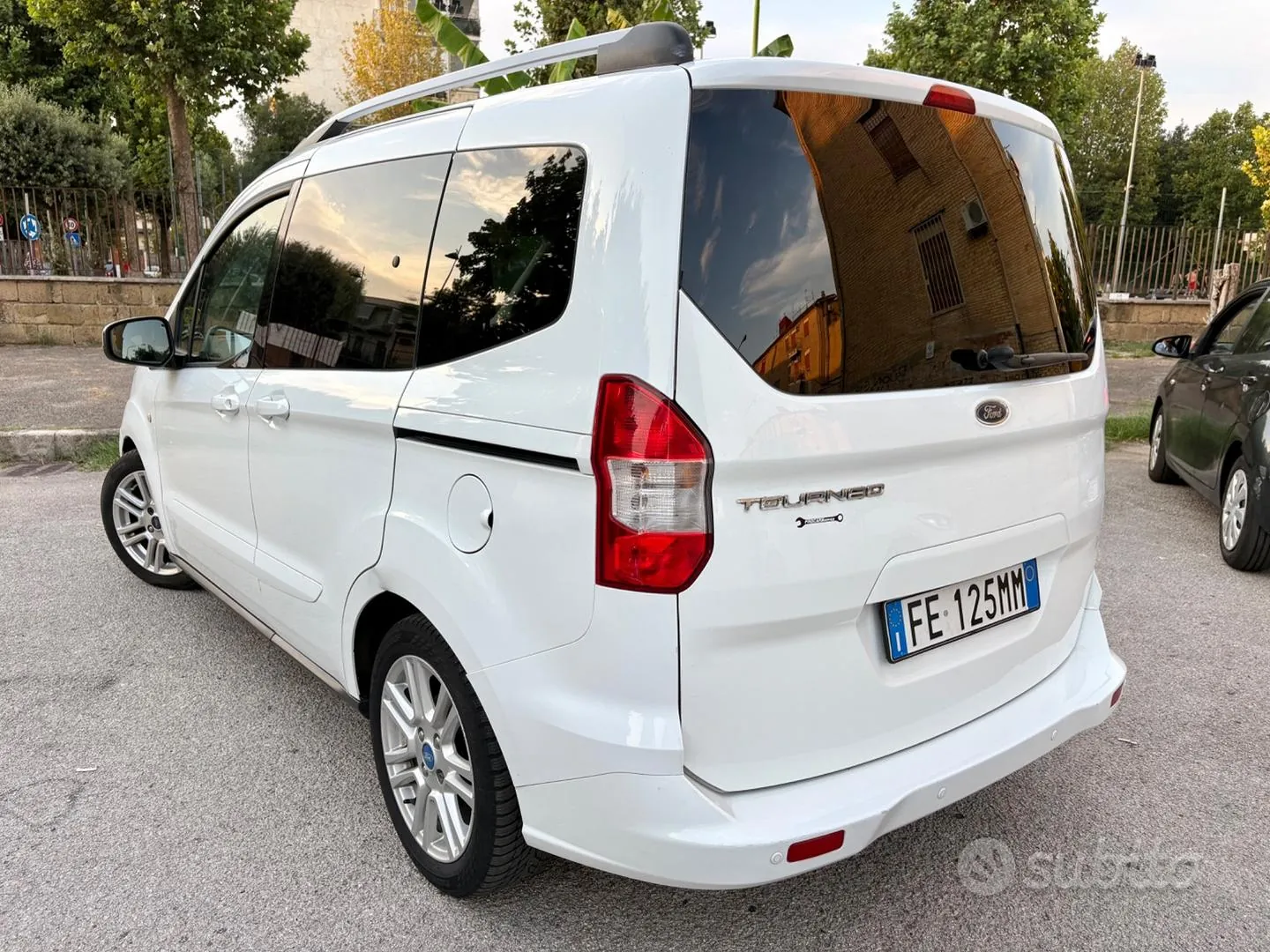 Ford Tourneo Courier 2016 photo 2