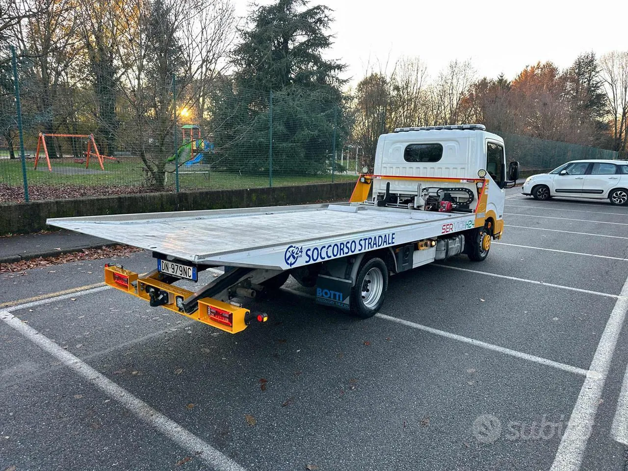 Nissan Cabstar 2008 photo 4