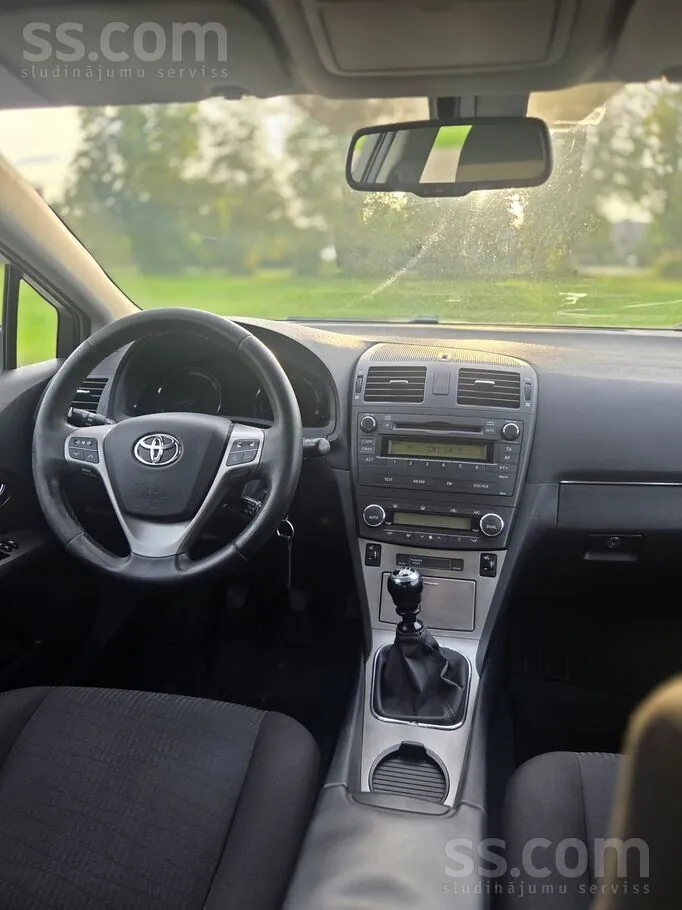 Toyota Avensis 2010 photo 5