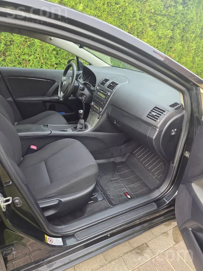 Toyota Avensis 2010 photo 3