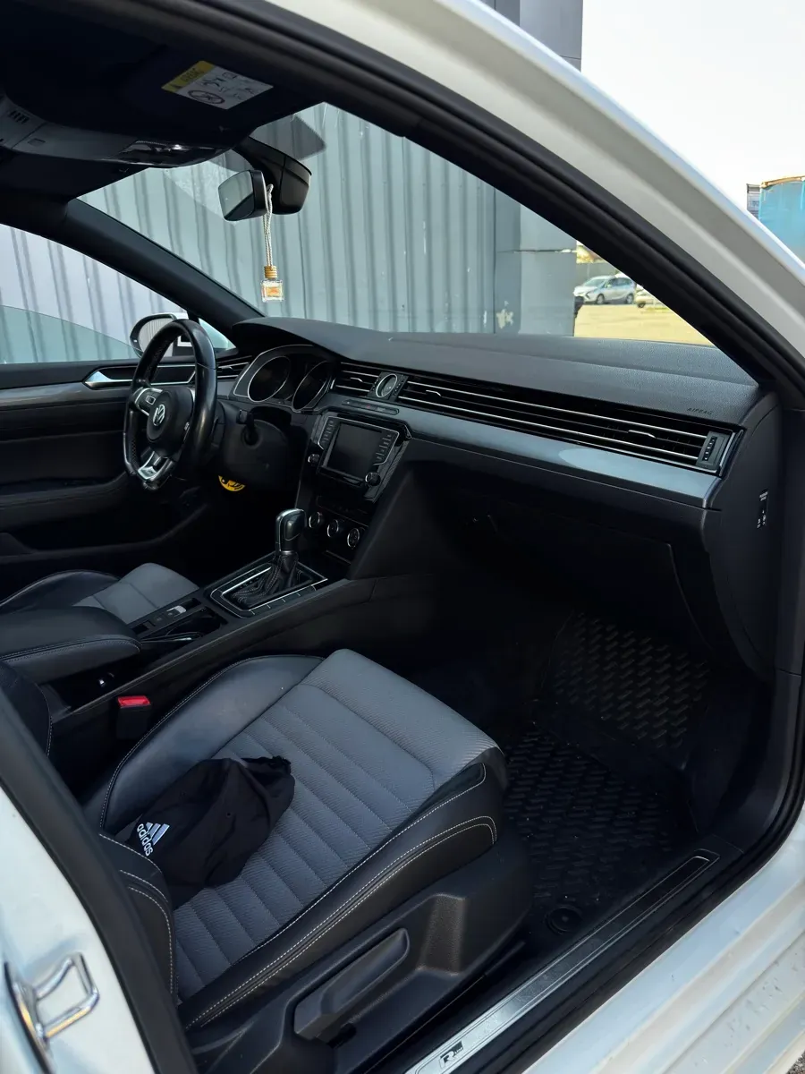 Volkswagen Passat 2016 photo 2