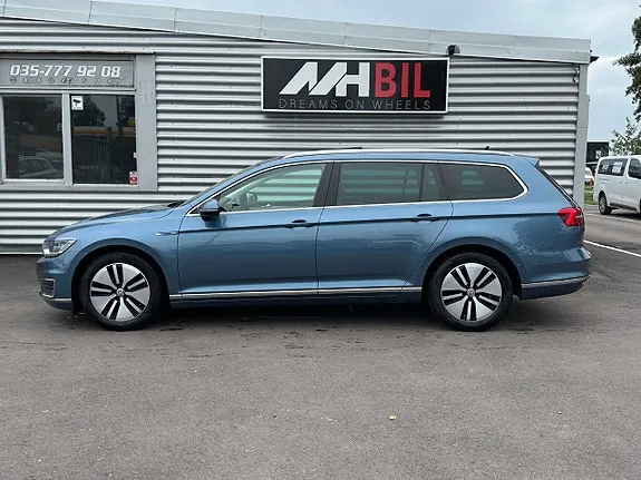 Volkswagen Passat 2018 photo 2