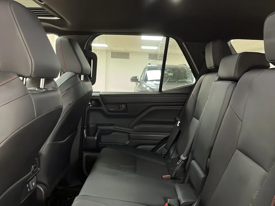 Toyota 4Runner 2025 photo 3
