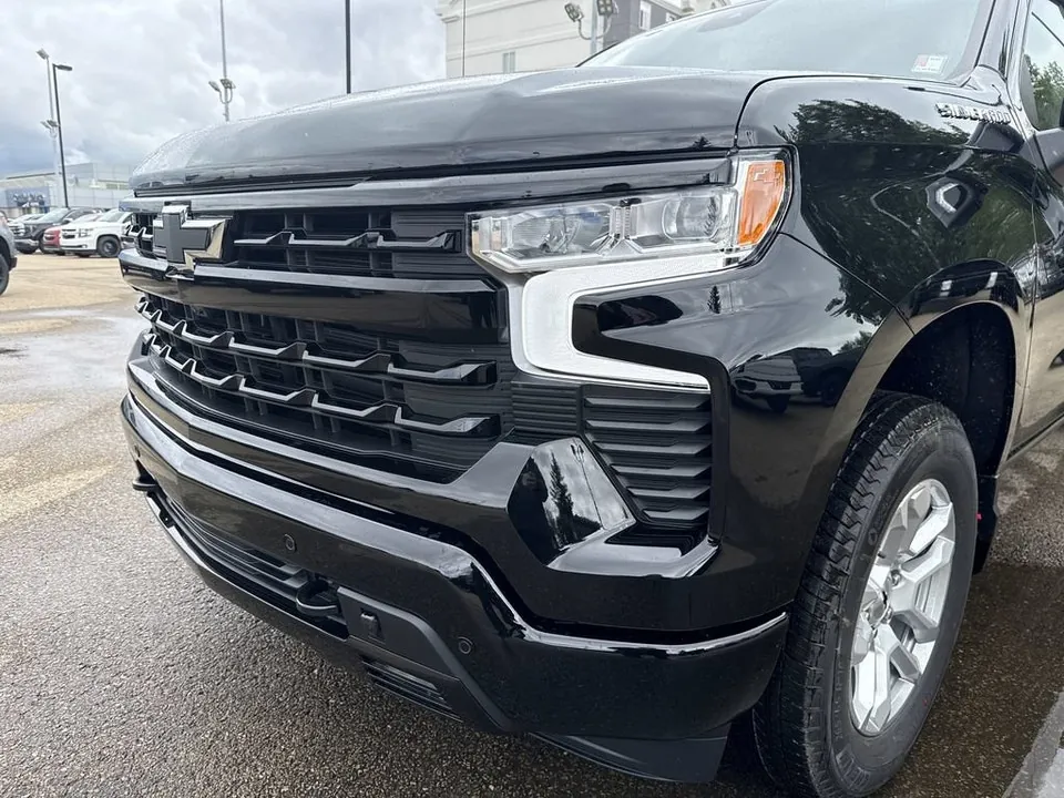 Chevrolet Silverado 1500 2026 photo 3