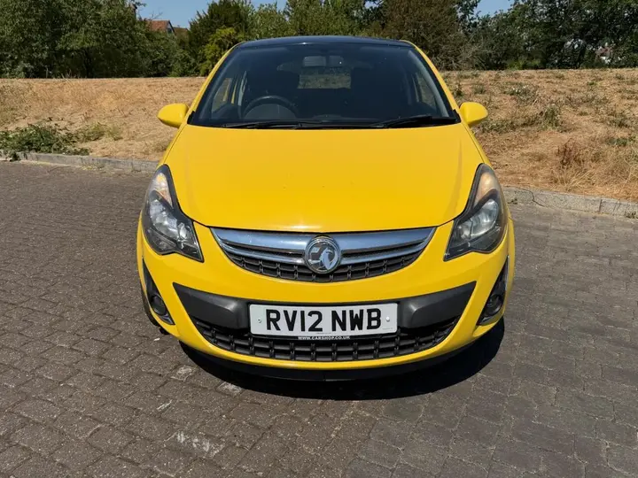 Vauxhall Corsa 2012 photo 2