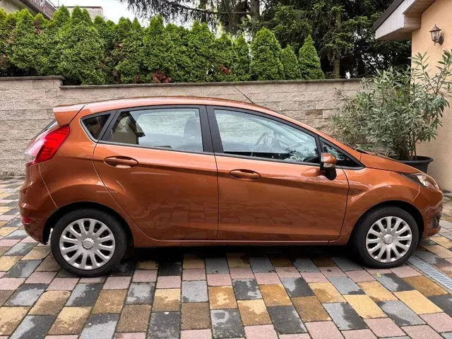 Ford Fiesta 2016 photo 2