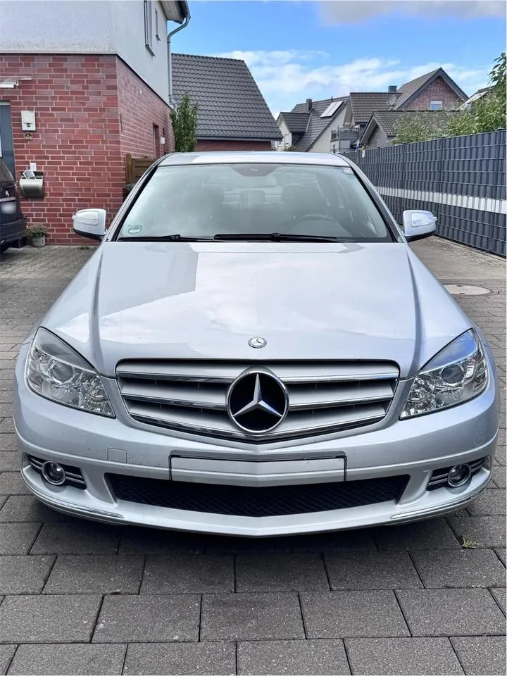 Mercedes-Benz C200