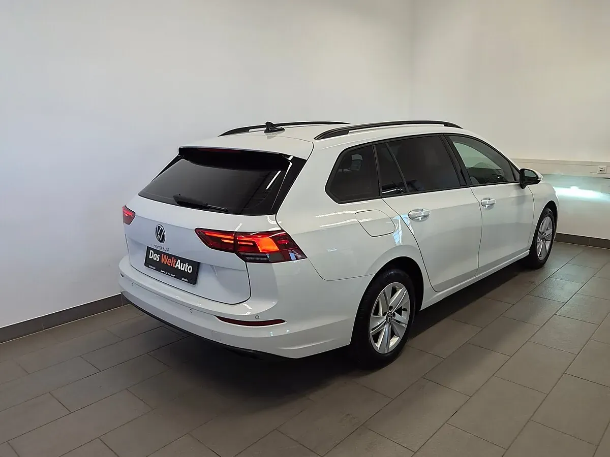 Volkswagen Golf 2022 photo 2