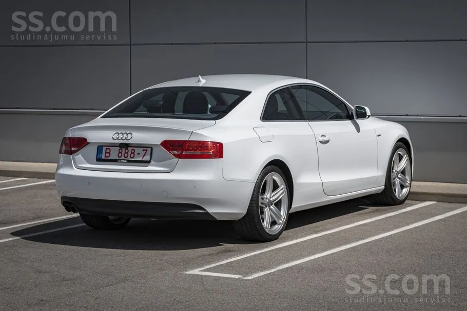 Audi A5 2009 photo 4