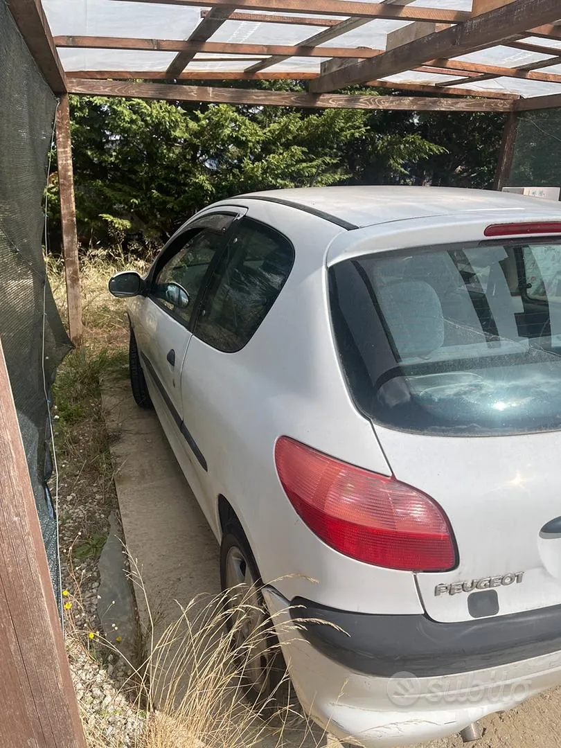 Peugeot 206 2000 photo 2