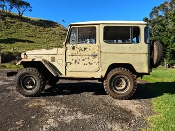 Toyota Land Cruiser 1980 photo 2