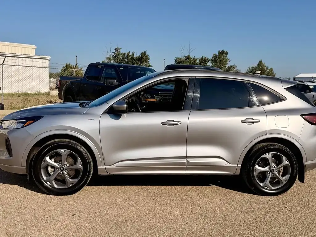 Ford Escape 2023 photo 2