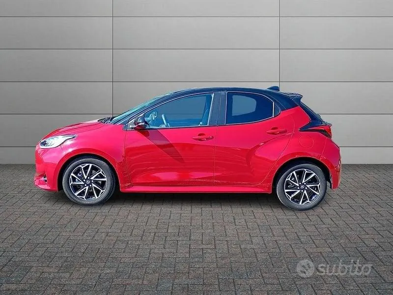 Toyota Yaris 2023 photo 2