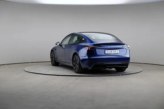 Tesla Model 3 2024 photo 2