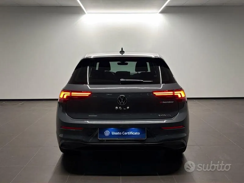 Volkswagen Golf 2025 photo 5