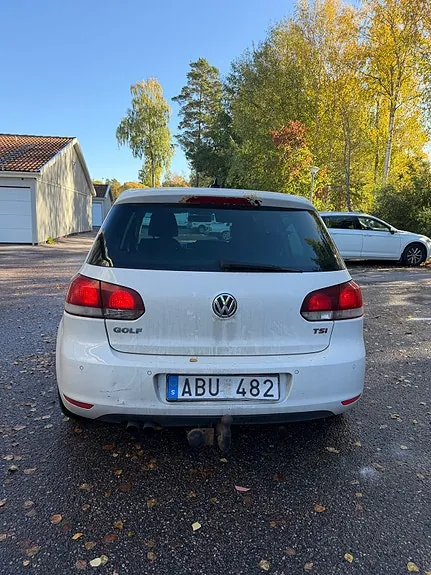 Volkswagen Golf Vi 2010 photo 2