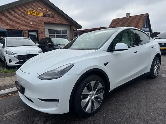 Tesla Model Y 2021 photo 2