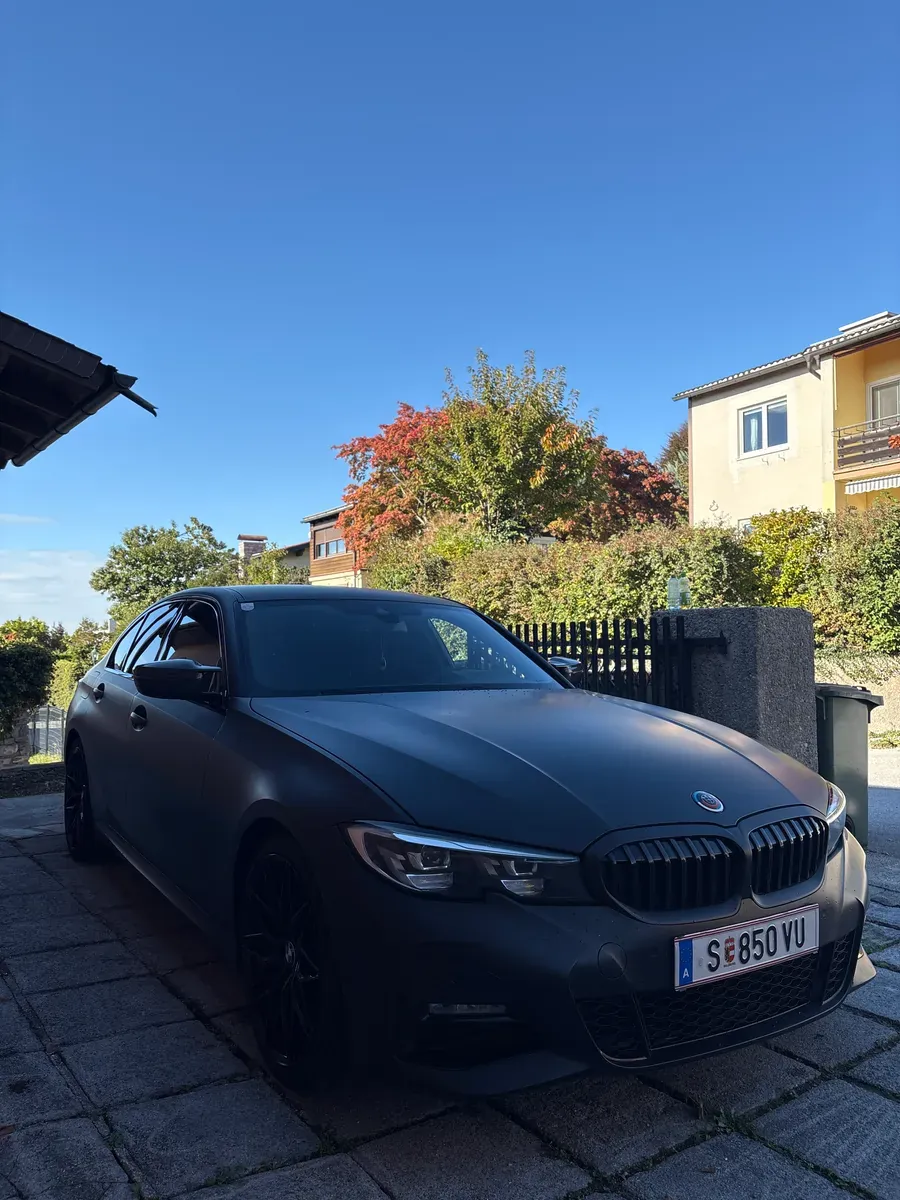 BMW 3 Series 2021 photo 2