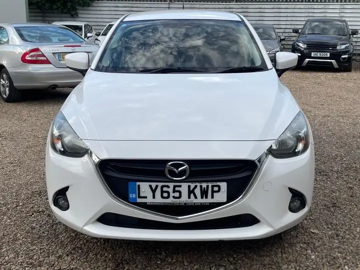 Mazda Mazda2 2016 photo 2