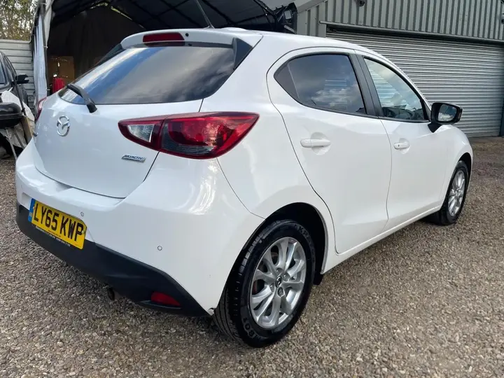 Mazda Mazda2 2016 photo 4