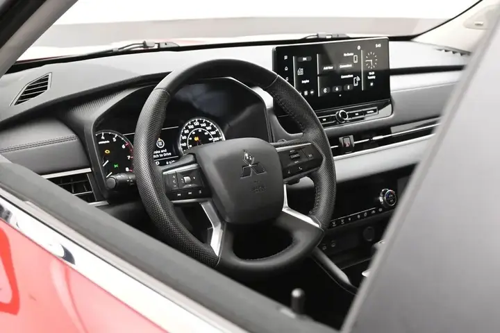 Mitsubishi Outlander 2026 photo 5
