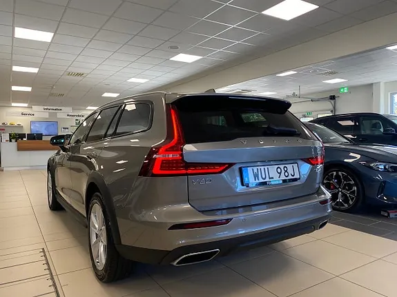Volvo V60 Cross Country 2021 photo 5