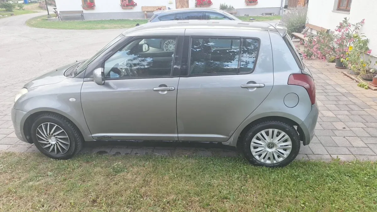 Suzuki Swift 2007 photo 2