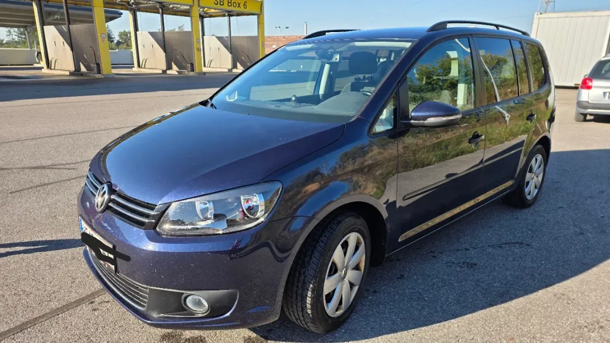 Volkswagen Touran 2015 photo 2