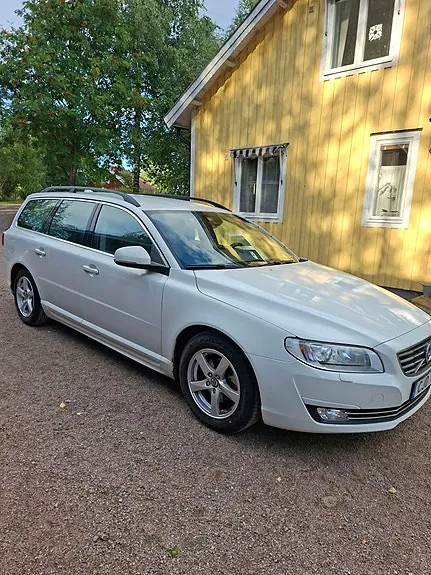 Volvo V70 2015 photo 2