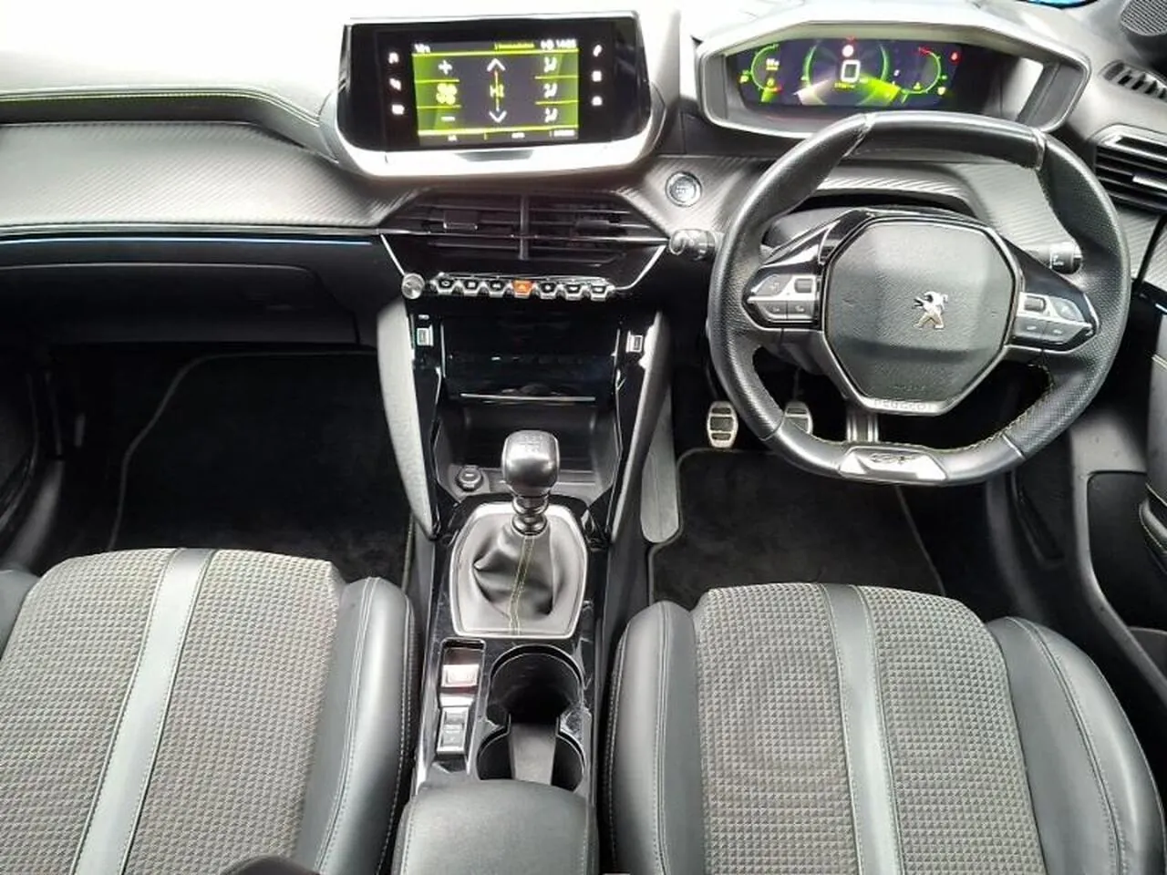 Peugeot 208 2020 photo 3