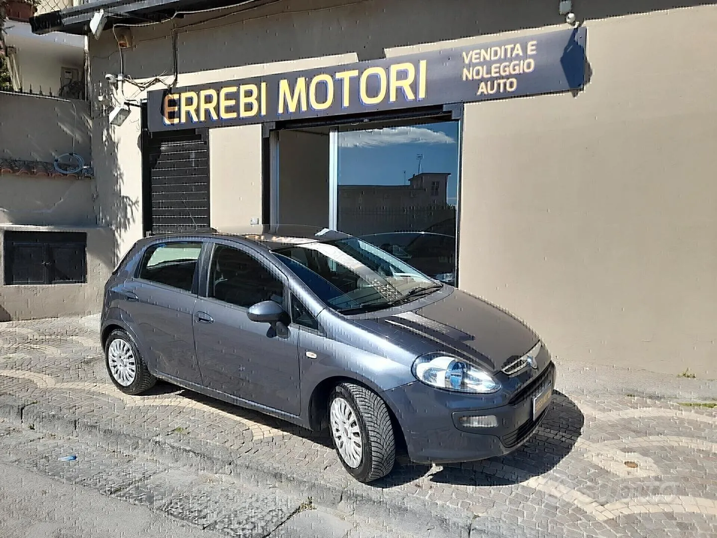 Fiat Punto 2011 photo 5