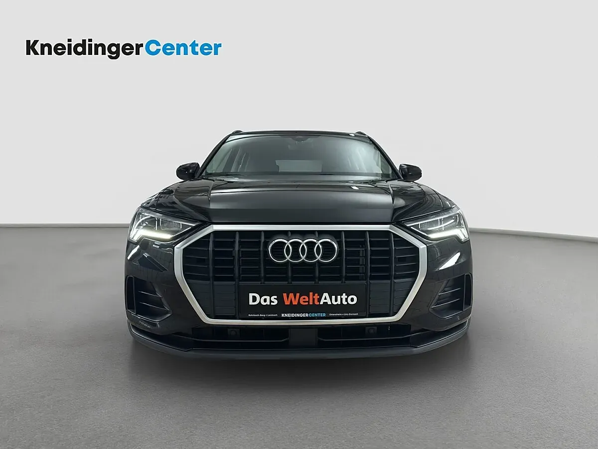 Audi Q3 2023 photo 2