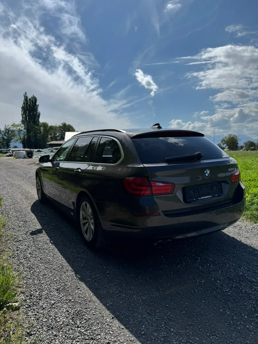 BMW 5 Series 2012 photo 3