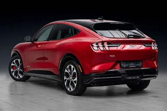 Ford Mustang Mach-E 2023 photo 2