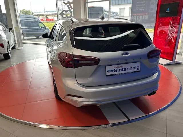 Ford Focus 2024 photo 3