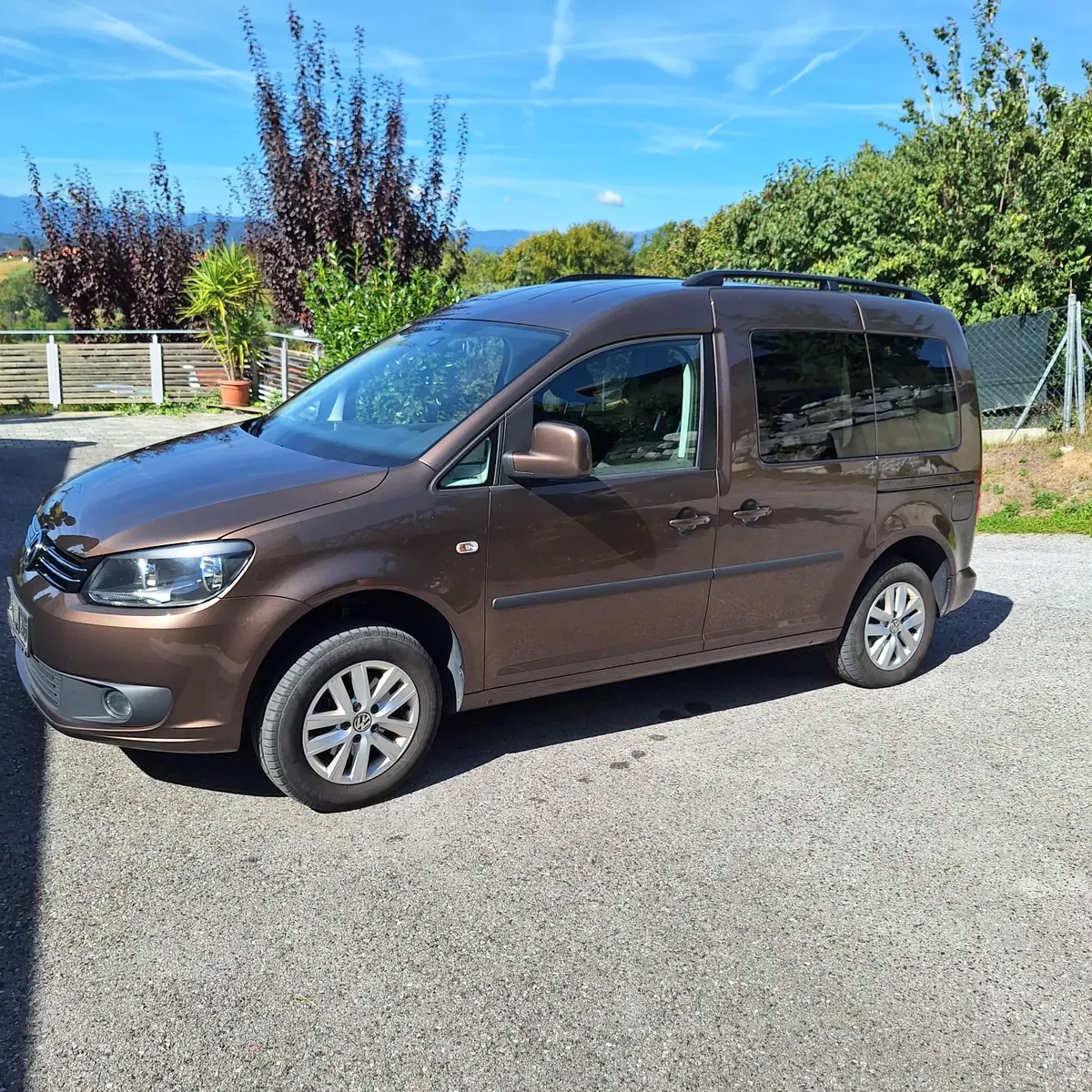 Volkswagen Caddy 2013 photo 2
