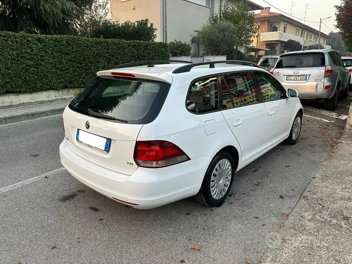 Volkswagen Golf 2011 photo 5