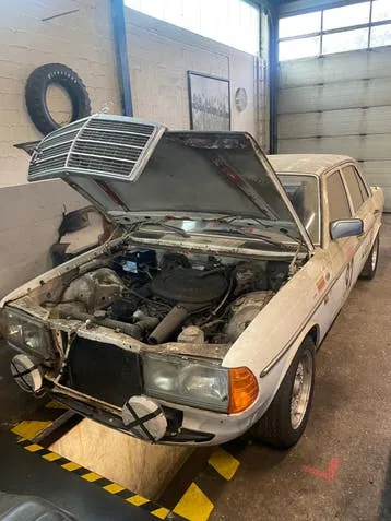 Mercedes-Benz W123