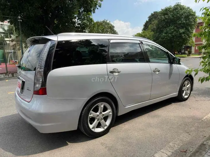 Mitsubishi Grandis 2008 photo 4